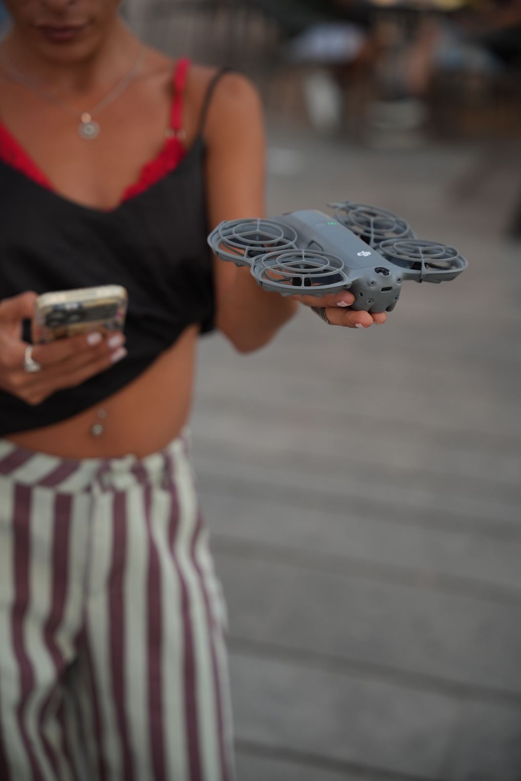 Morena con el drone en Ibiza